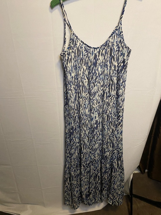 Veronica M Dresses & Skirts - Veronica M Blue and White Abstract Print Maxi Slip Dress